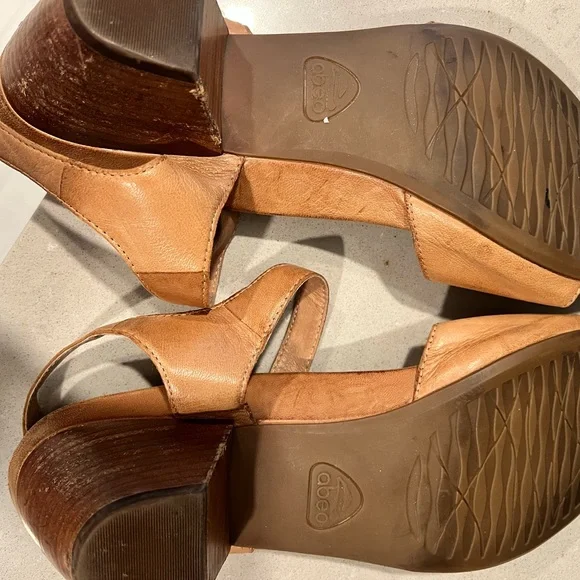 Abeo Tan Leather Women's Sandals - Picture 3 of 6